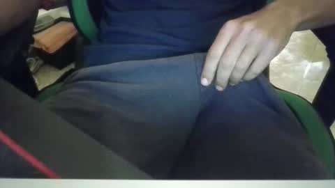 Snapshot of oshaka chatting on 05/22/26, 08:21 HappyGrower online show from 05/22/26, 08:21
