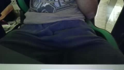 Snapshot of oshaka chatting on 05/25/26, 08:42 HappyGrower online show from 05/25/26, 08:42