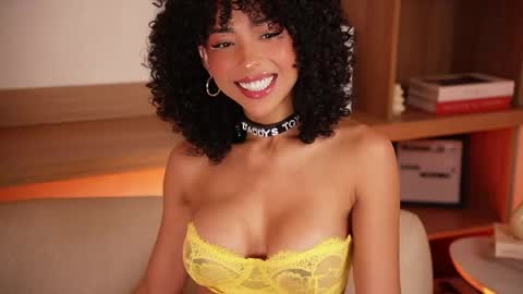 Snapshot of oshun_25 chatting on 06/01/26, 12:29 Oshun online show from 06/01/26, 12:29