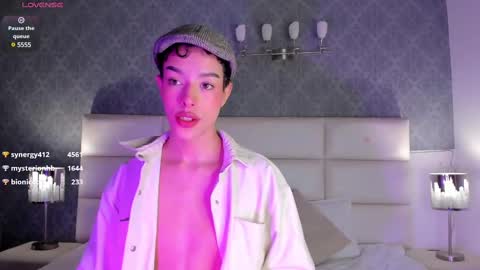 Snapshot of osirismansour chatting on 02/17/25, 01:36 Osirismansour online show from 02/17/25, 01:36