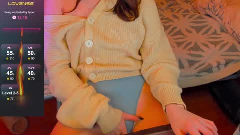 Snapshot of oskar_fucker chatting on 01/30/25, 03:51 Leliana online show from 01/30/25, 03:51