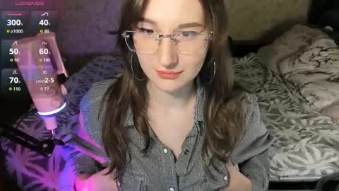 Snapshot of oskar_fucker chatting on 05/06/26, 03:57 Leliana online show from 05/06/26, 03:57