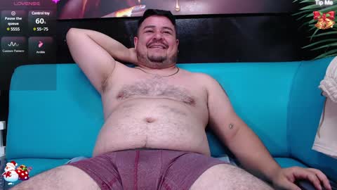 Snapshot of oso_gael chatting on 12/19/24, 09:17 Bear Gael online show from 12/19/24, 09:17