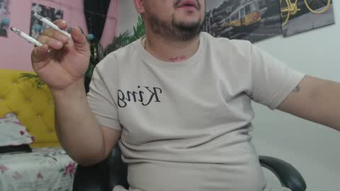 Snapshot of oso_gael chatting on 12/23/24, 05:43 Bear Gael online show from 12/23/24, 05:43