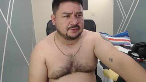 Snapshot of oso_gael chatting on 01/24/25, 05:32 Bear Gael online show from 01/24/25, 05:32