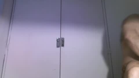 Snapshot of osolicencioso chatting on 05/31/26, 08:43 Oso Licencioso online show from 05/31/26, 08:43