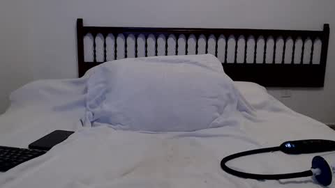 Snapshot of osotfsur chatting on 11/14/25, 09:41 OsoTFSur online show from 11/14/25, 09:41