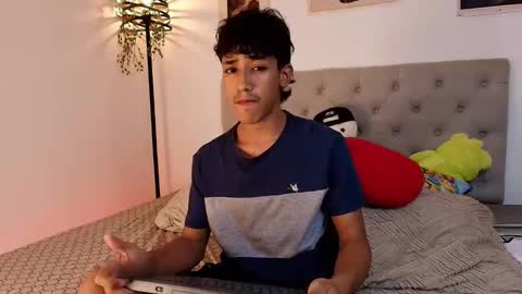 ostin 18hot online show from 10/28/25, 03:21