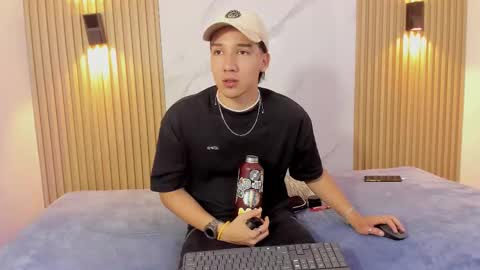 Snapshot of otto_andrew chatting on 03/01/26, 07:27 Otto Andrew online show from 03/01/26, 07:27