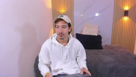 Otto Andrew online show from 04/23/26, 02:57