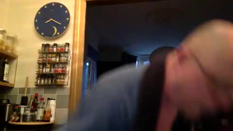 Snapshot of ottodick chatting on 01/12/26, 08:19 Otto online show from 01/12/26, 08:19