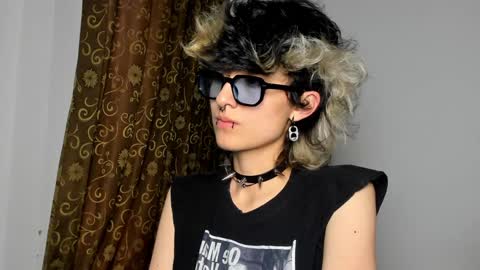 Snapshot of ottoyan_ chatting on 12/11/24, 10:06 Otto 3 online show from 12/11/24, 10:06