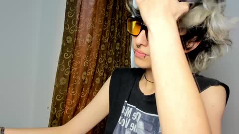 Snapshot of ottoyan_ chatting on 12/12/24, 06:10 Otto 3 online show from 12/12/24, 06:10