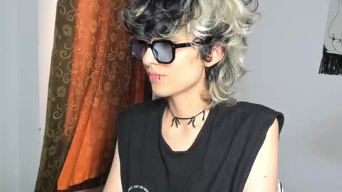 Snapshot of ottoyan_ chatting on 12/14/24, 08:29 Otto 3 online show from 12/14/24, 08:29