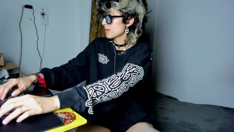 Snapshot of ottoyan_ chatting on 12/17/24, 09:07 Otto 3 online show from 12/17/24, 09:07
