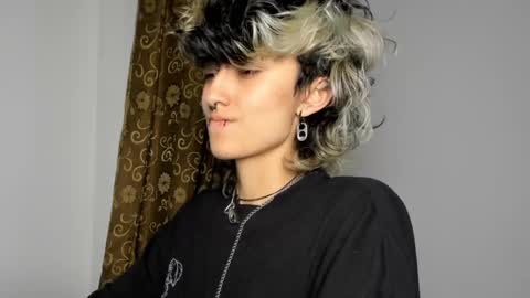 Snapshot of ottoyan_ chatting on 12/27/24, 04:15 Otto 3 online show from 12/27/24, 04:15