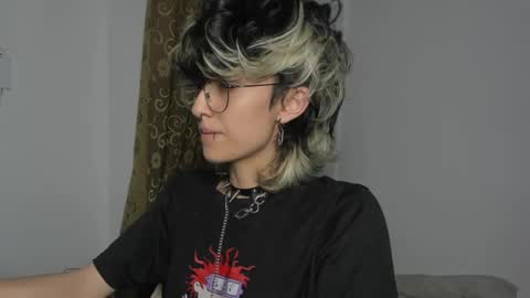 Snapshot of ottoyan_ chatting on 01/17/25, 04:28 Otto 3 online show from 01/17/25, 04:28