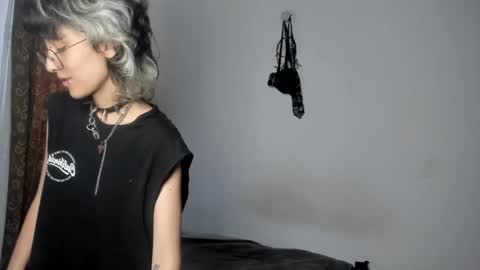 Snapshot of ottoyan_ chatting on 02/18/25, 06:58 Otto 3 online show from 02/18/25, 06:58