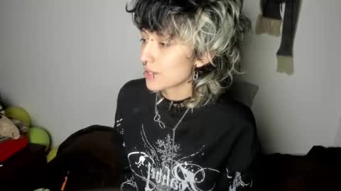 Snapshot of ottoyan_ chatting on 03/11/25, 06:53 Otto 3 online show from 03/11/25, 06:53