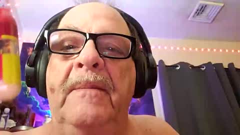 ou8124824 online show from 10/10/25, 03:27