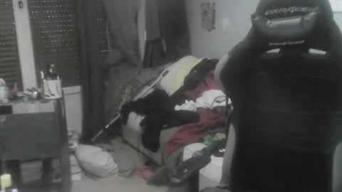 ouinnybis195625 online show from 12/24/24, 08:55