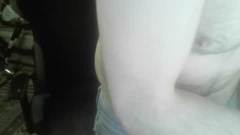 ouinnybis195625 online show from 01/27/25, 02:13