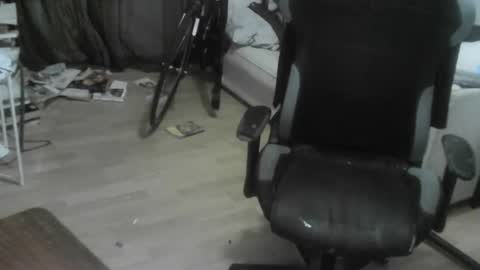 ouinnybis195625 online show from 02/27/25, 06:09