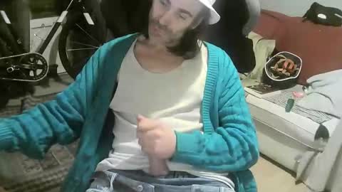 ouinnybis195625 online show from 10/17/25, 02:48