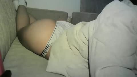 oumaimasoufaine66 online show from 12/02/25, 05:08