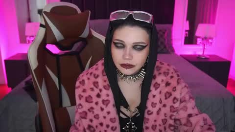 outfitobsession online show from 04/24/26, 01:24