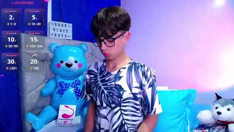 Owen  Independent model  online show from 12/02/24, 05:59