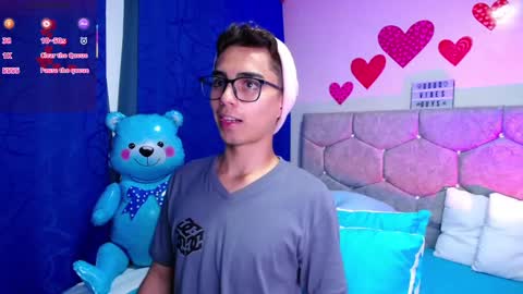 Owen  Independent model  online show from 02/18/25, 06:48