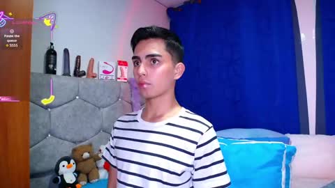 Owen  Independent model  online show from 09/15/25, 10:32