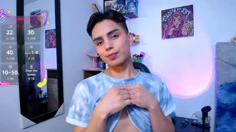 Owen  Independent model  online show from 04/09/26, 09:36