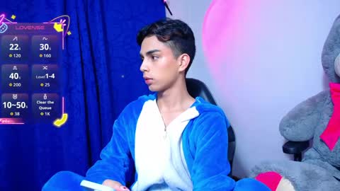 Owen  Independent model  online show from 04/20/26, 12:35