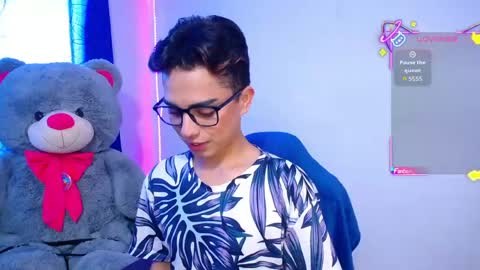 Owen  Independent model  online show from 04/22/26, 08:21