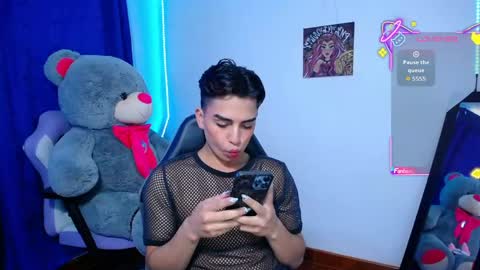 Owen  Independent model  online show from 05/22/26, 02:44