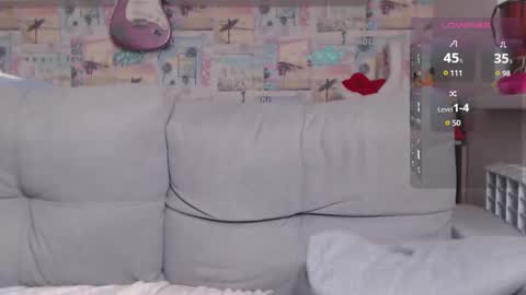 Snapshot of oxmikexo chatting on 12/18/24, 04:39 Mike online show from 12/18/24, 04:39
