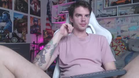 Snapshot of oxmikexo chatting on 03/11/25, 01:34 Mike online show from 03/11/25, 01:34