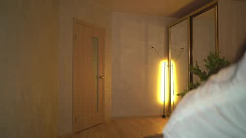 Snapshot of oxxme chatting on 04/30/26, 09:37 Oxana Hi friends all my videos are 50 off check my bio online show from 04/30/26, 09:37