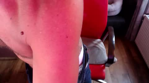 Snapshot of oyrlgtu1257 chatting on 11/19/25, 08:14 Oyrlgtu online show from 11/19/25, 08:14