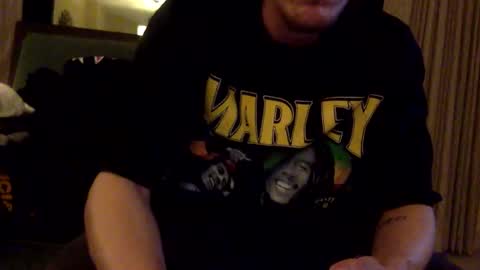 Snapshot of oystersbaby562 chatting on 10/19/25, 05:19 Frankie Oysters online show from 10/19/25, 05:19