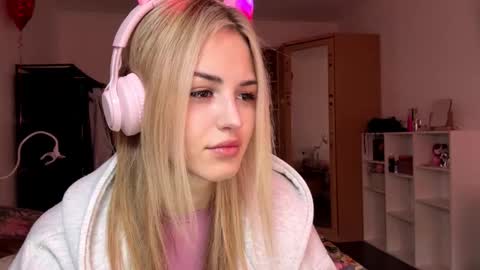 Snapshot of ozellagranville chatting on 03/02/26, 06:58 Eva online show from 03/02/26, 06:58