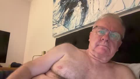 Snapshot of ozhairybearxxxx chatting on 12/03/24, 11:01 ozhairybearxxxx online show from 12/03/24, 11:01