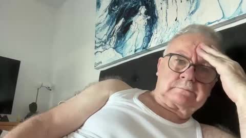 Snapshot of ozhairybearxxxx chatting on 12/06/24, 01:07 ozhairybearxxxx online show from 12/06/24, 01:07