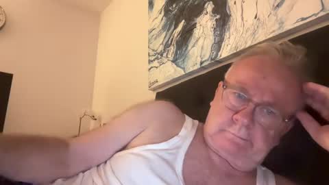 Snapshot of ozhairybearxxxx chatting on 12/09/24, 10:32 ozhairybearxxxx online show from 12/09/24, 10:32