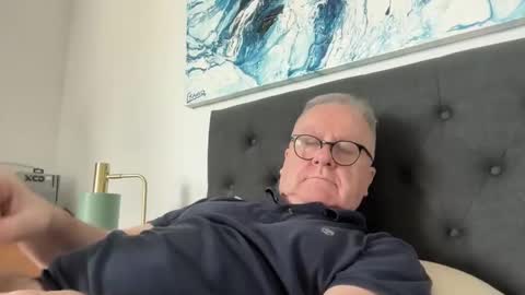 ozhairybearxxxx online show from 04/17/26, 01:52