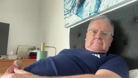 Snapshot of ozhairybearxxxx chatting on 05/14/26, 01:01 ozhairybearxxxx online show from 05/14/26, 01:01