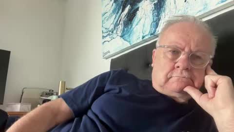 Snapshot of ozhairybearxxxx chatting on 05/18/26, 04:07 ozhairybearxxxx online show from 05/18/26, 04:07