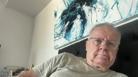 Snapshot of ozhairybearxxxx chatting on 06/12/26, 03:38 ozhairybearxxxx online show from 06/12/26, 03:38